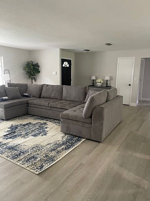 Furnished Finder property 564870_1 photo 17