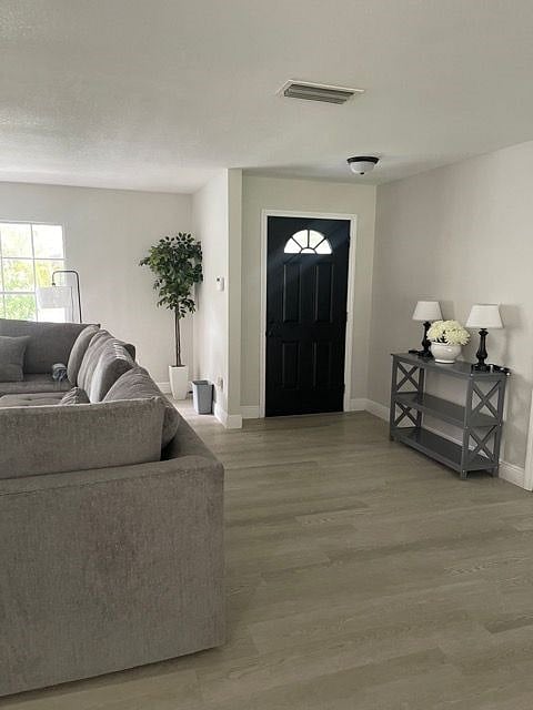 Furnished Finder property 564870_1 photo 20