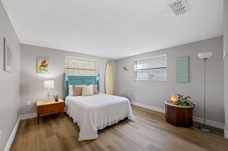 3rd bedroom with Queen bed