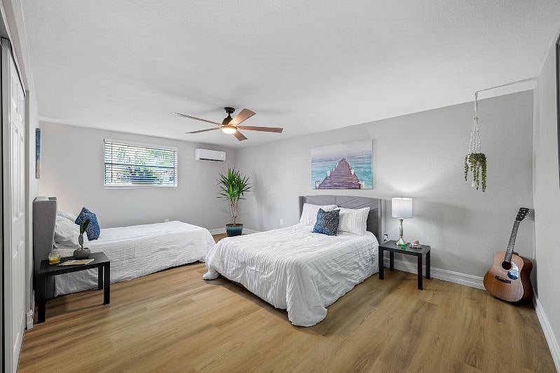 2nd bedroom with 2 queen beds and a smartTV
