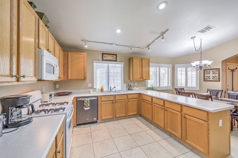 Furnished Finder property 564950_1 photo 8