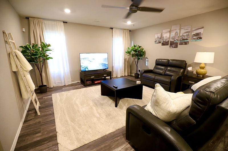 Furnished Finder property 565007_1 photo 3