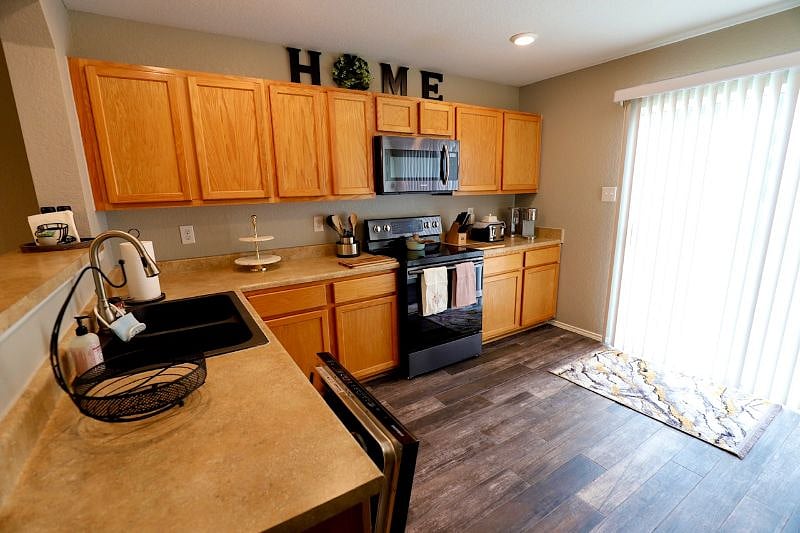 Furnished Finder property 565007_1 photo 4
