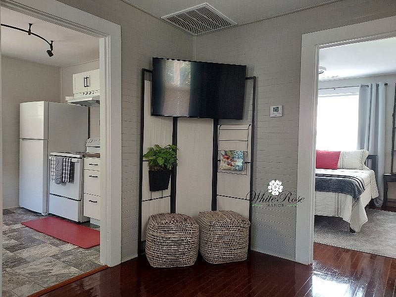 Furnished Finder property 565108_1 photo 8