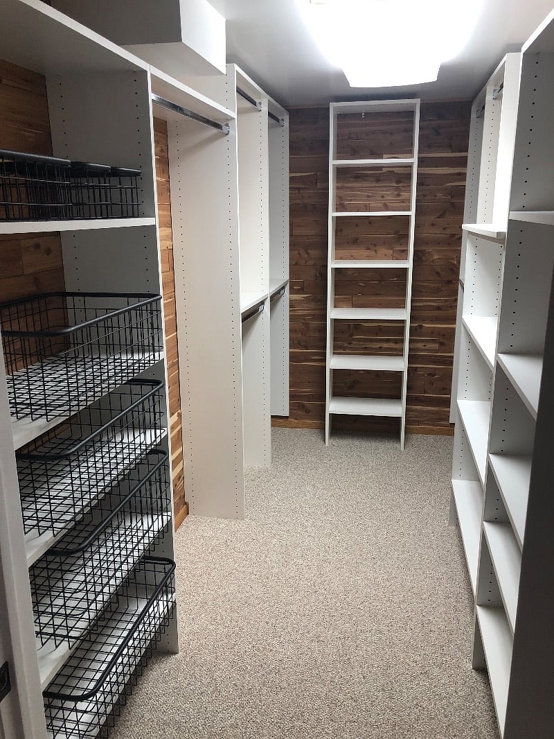 Walk in bedroom closet