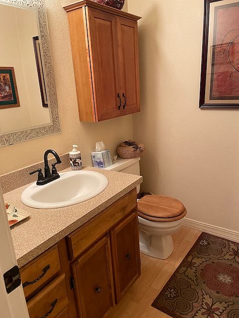 Downstairs 1/2 bath