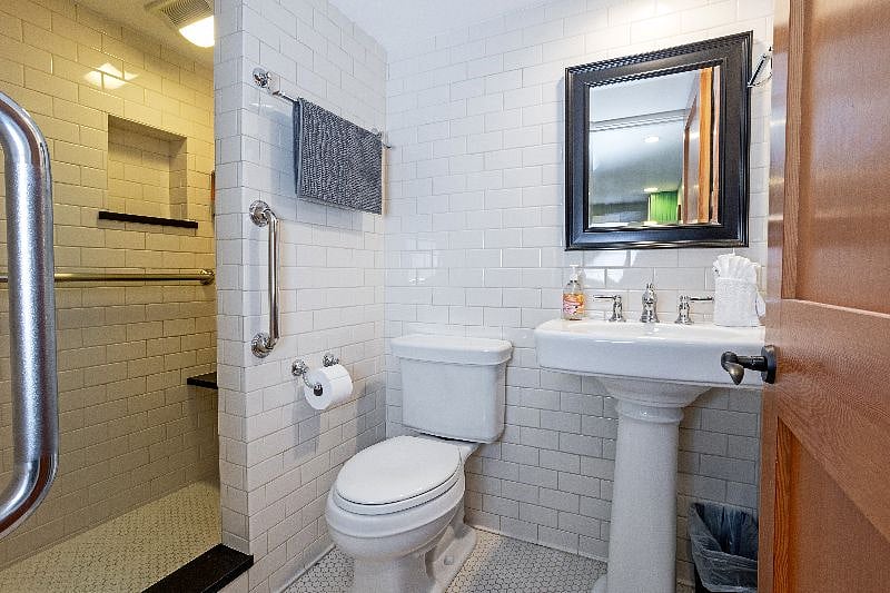 Furnished Finder property 565180_2 photo 17