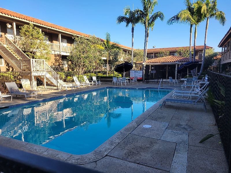 Furnished Finder property 565200_1 photo 15