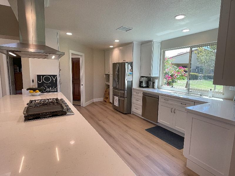 Furnished Finder property 565424_1 photo 17