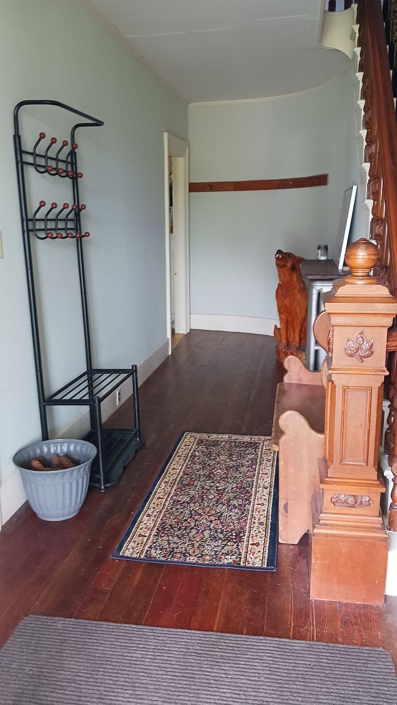 Entryway/mudroom
