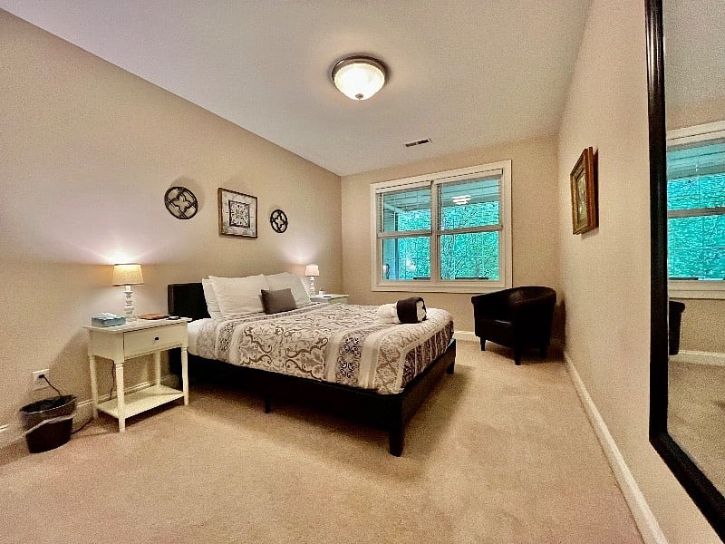 Queen bedroom #1 on terrace level