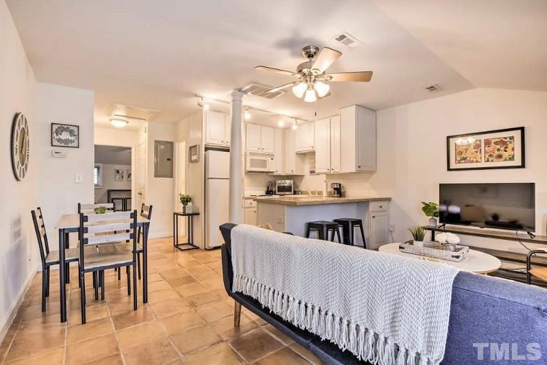 Furnished Finder property 565484_1 photo 4