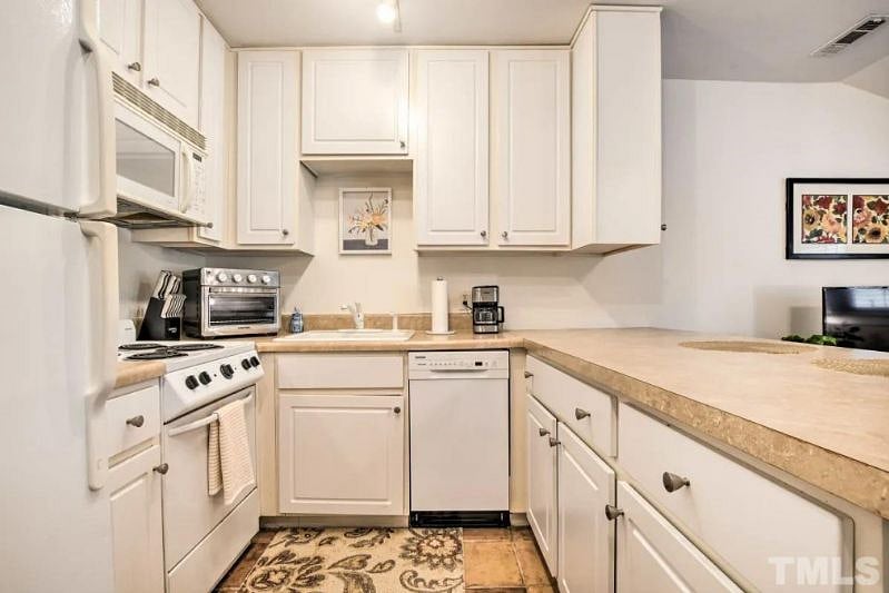 Furnished Finder property 565484_1 photo 5