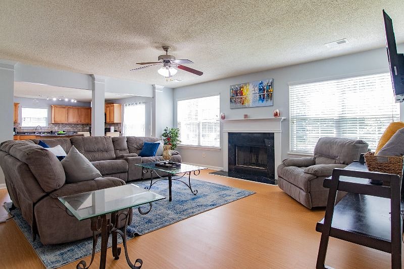 Furnished Finder property 565522_1 photo 3