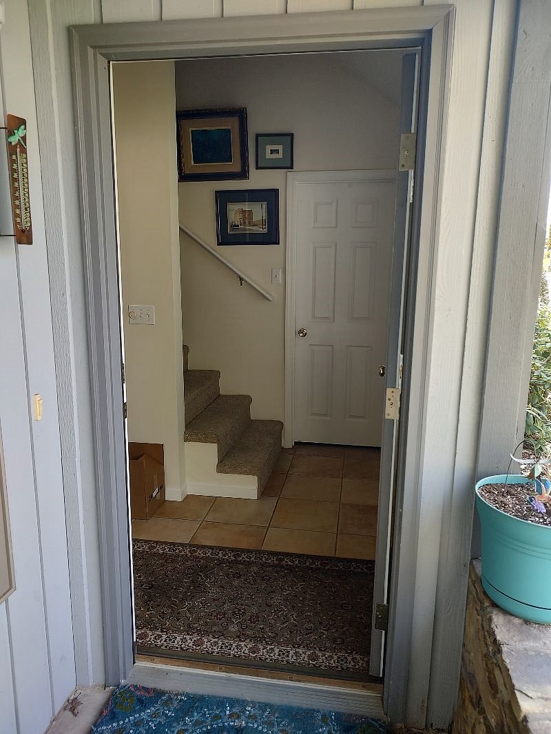 Furnished Finder property 565700_1 photo 3