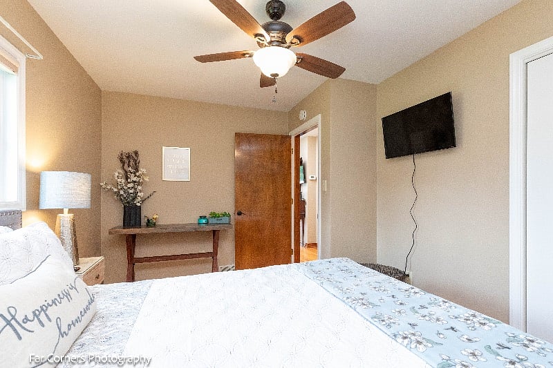 Queen Bedroom