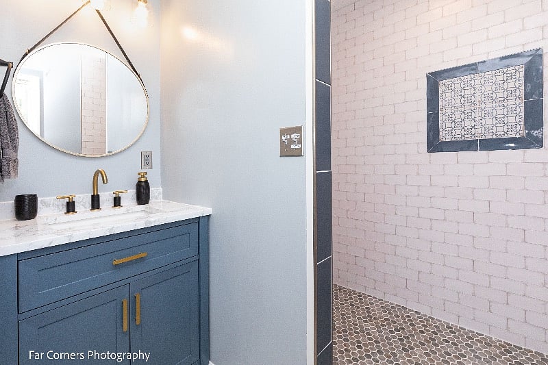 Bathroom outside Queen Bedroom
