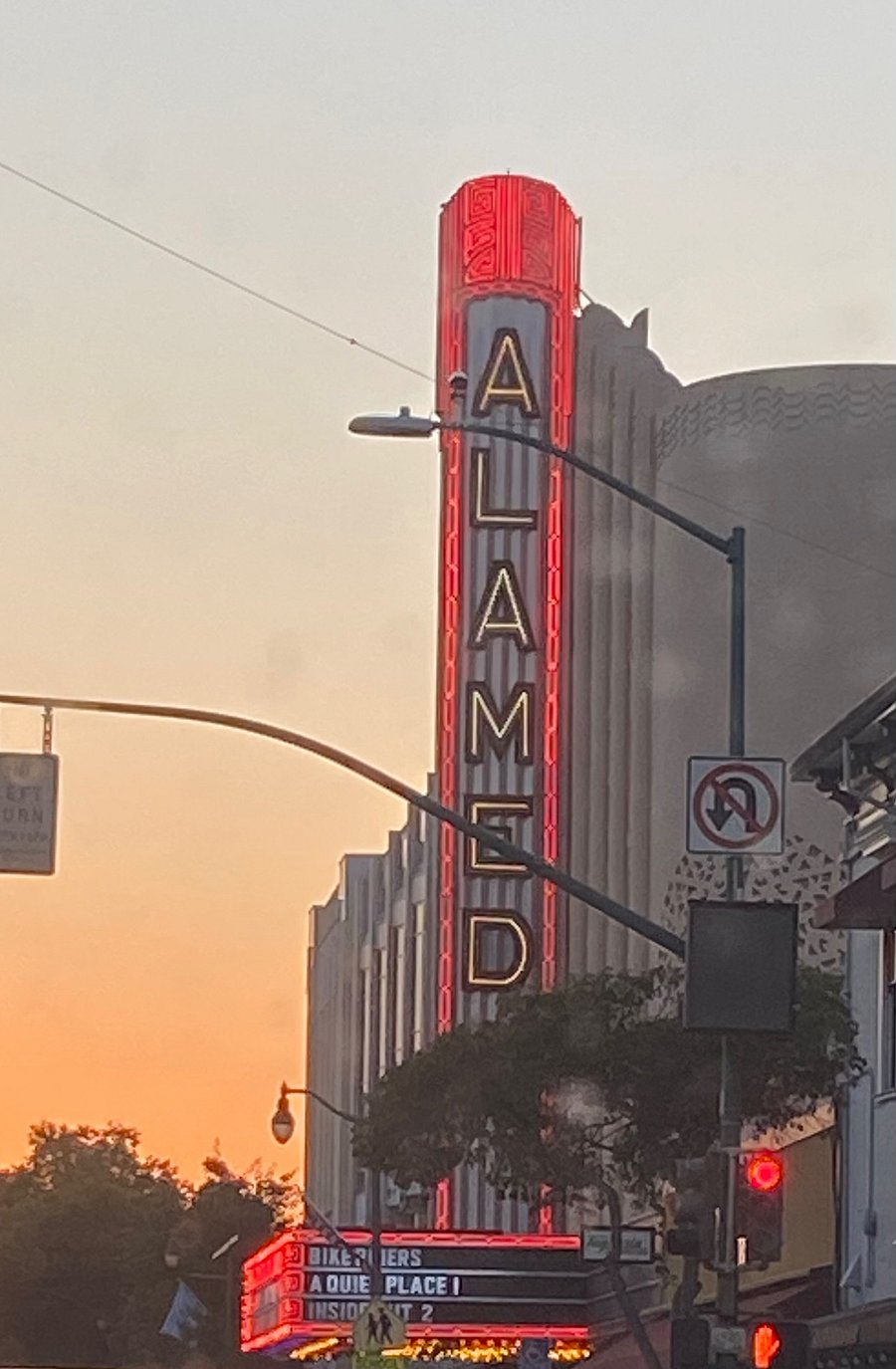 Alamedas grand, vintage theater