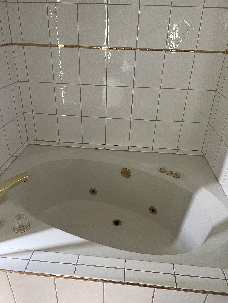 Jacuzzi tub.