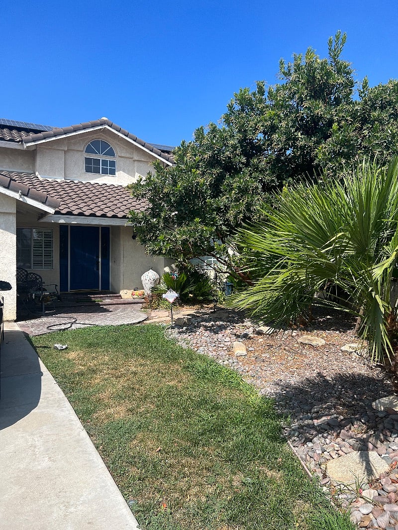 Another picture of front of house.