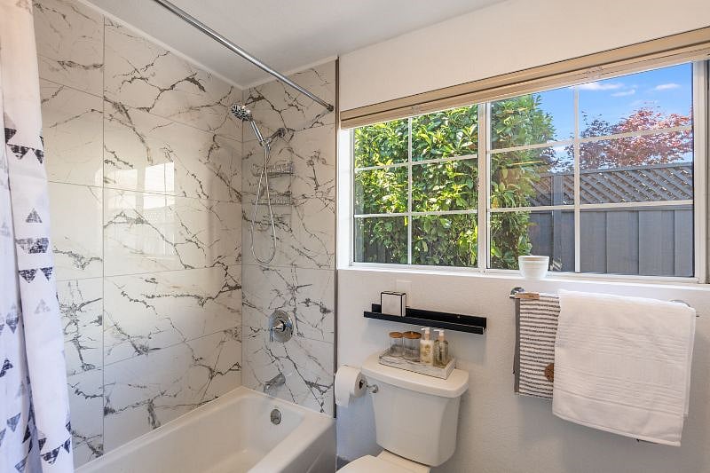 Furnished Finder property 565968_1 photo 11