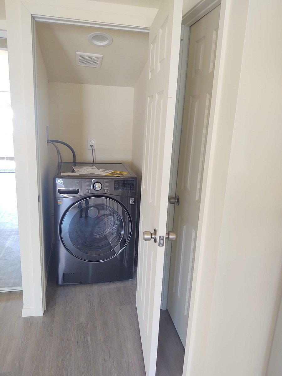 Furnished Finder property 566001_1 photo 4