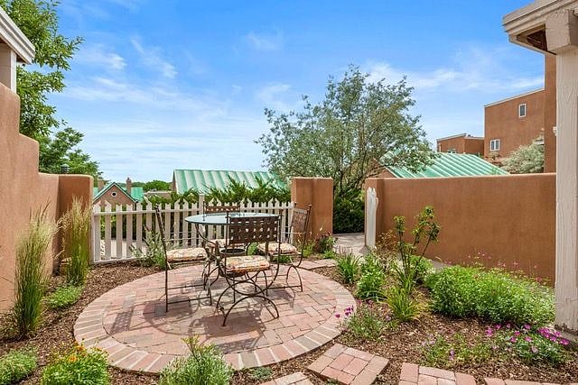 Furnished Finder property 566020_1 photo 26