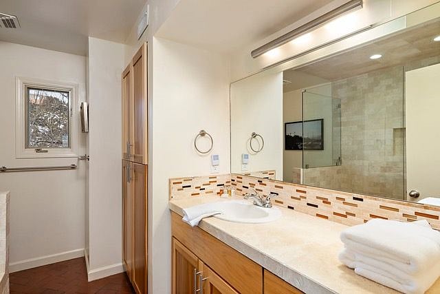 Furnished Finder property 566020_1 photo 16