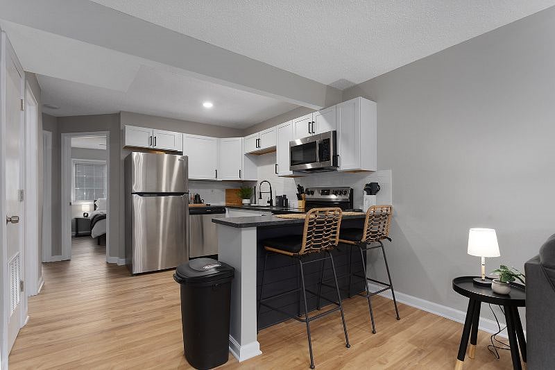 Furnished Finder property 566023_1 photo 3