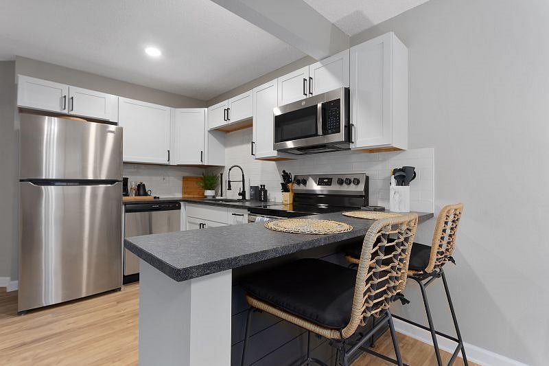 Furnished Finder property 566023_1 photo 6