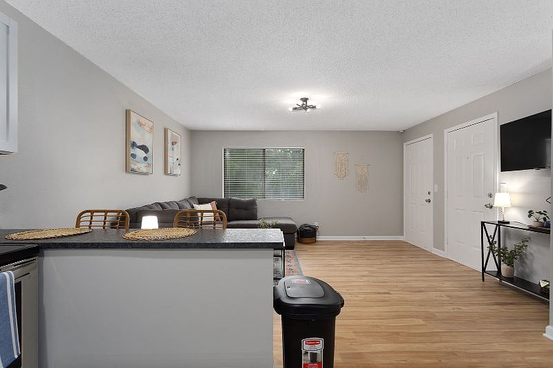 Furnished Finder property 566023_1 photo 9