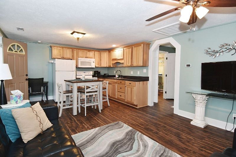 Furnished Finder property 566085_1 photo 4
