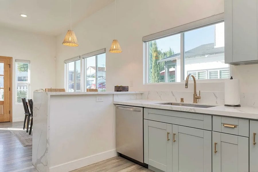 Kitchen & dining room