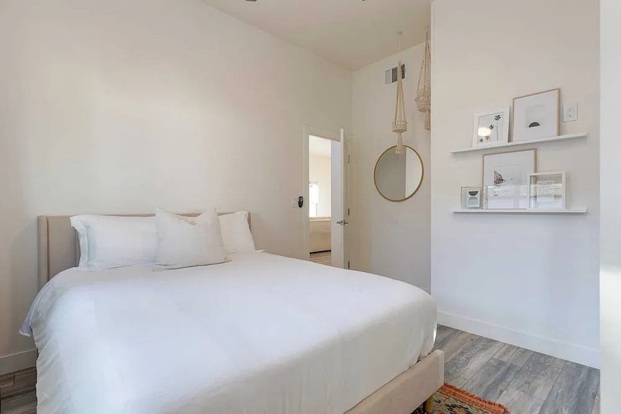 Rear bedroom