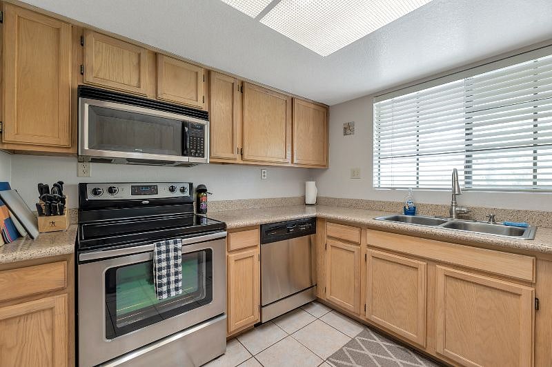 Furnished Finder property 566164_1 photo 5