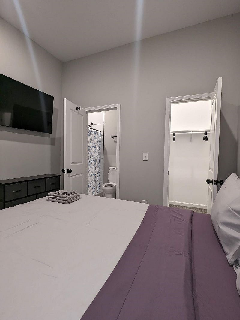 Unit 1 with Ensuite Bathroom