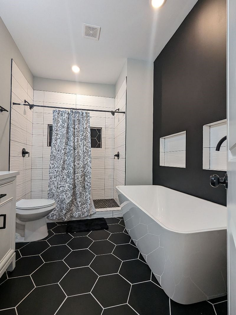 Main Bedroom Ensuite Bathroom 