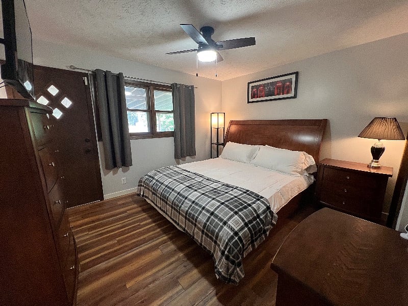 Master Bedroom - King Bed