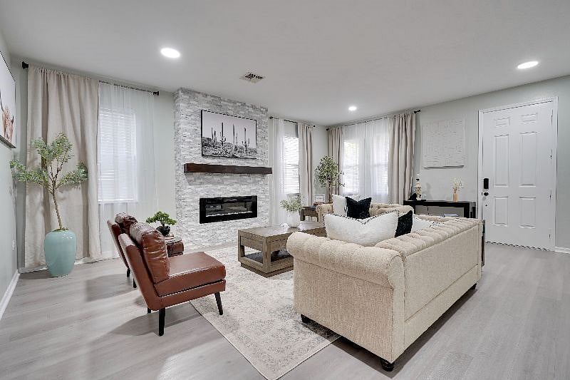 Furnished Finder property 566269_1 photo 4