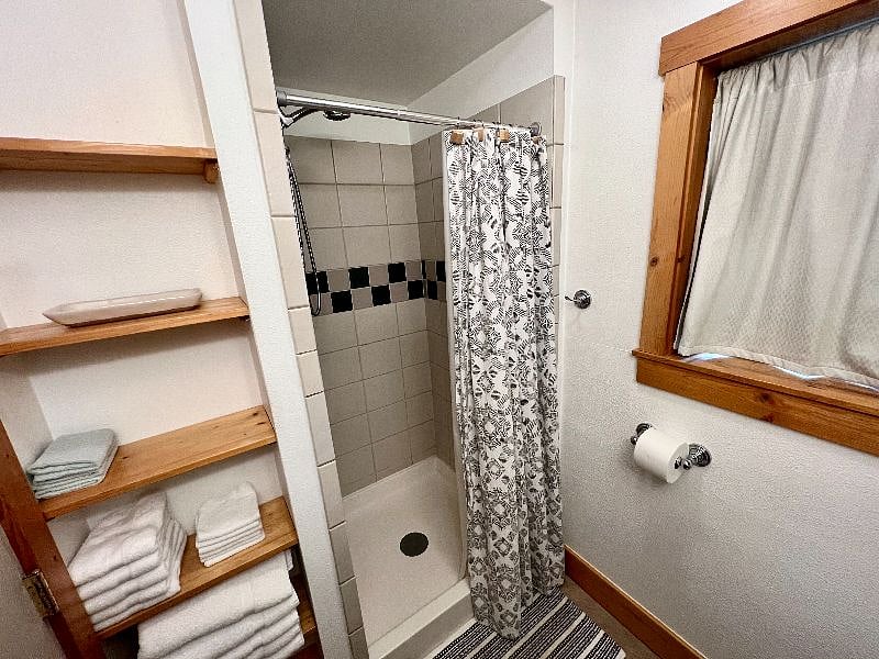 Furnished Finder property 566299_2 photo 17
