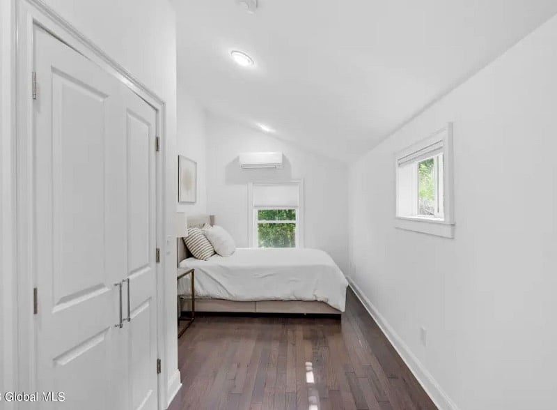 Furnished Finder property 566306_1 photo 2
