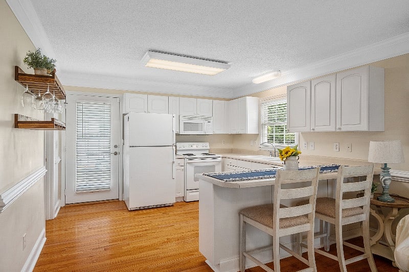 Fulll kitchen