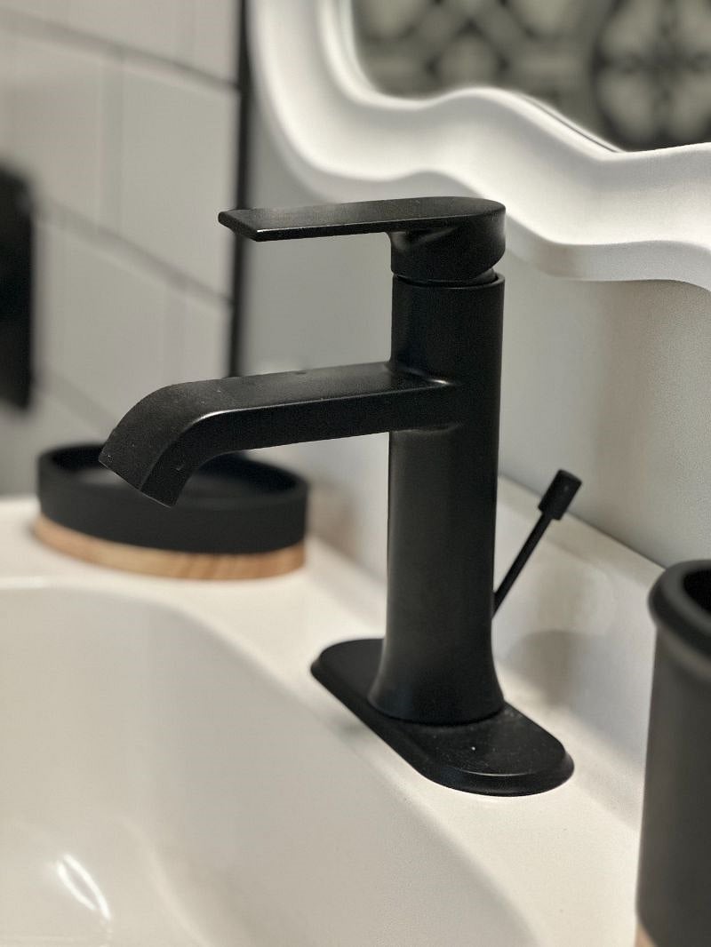 Matte black furnishings on modern and on trend.