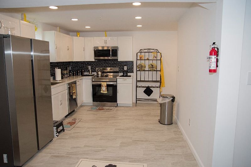 Furnished Finder property 566401_1 photo 5