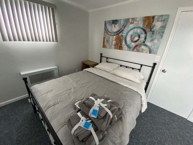 Bedroom - Queen-sized mattress