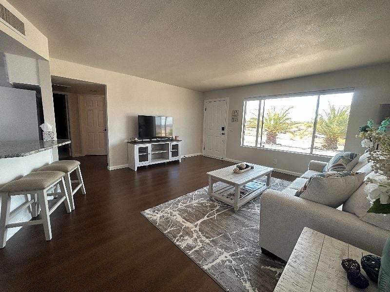 Furnished Finder property 566515_1 photo 3