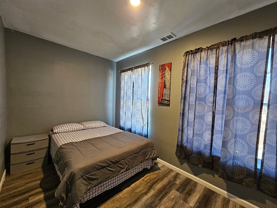 Furnished Finder property 566609_1 photo 7