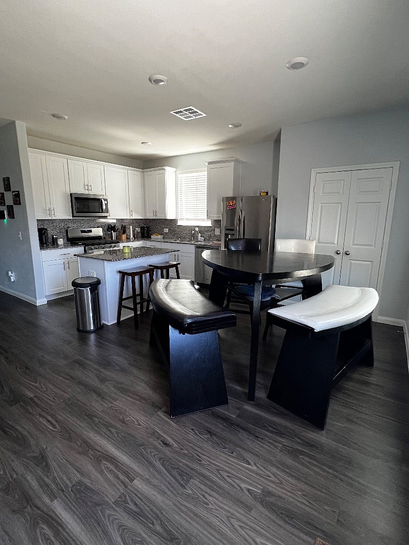 Full kitchen