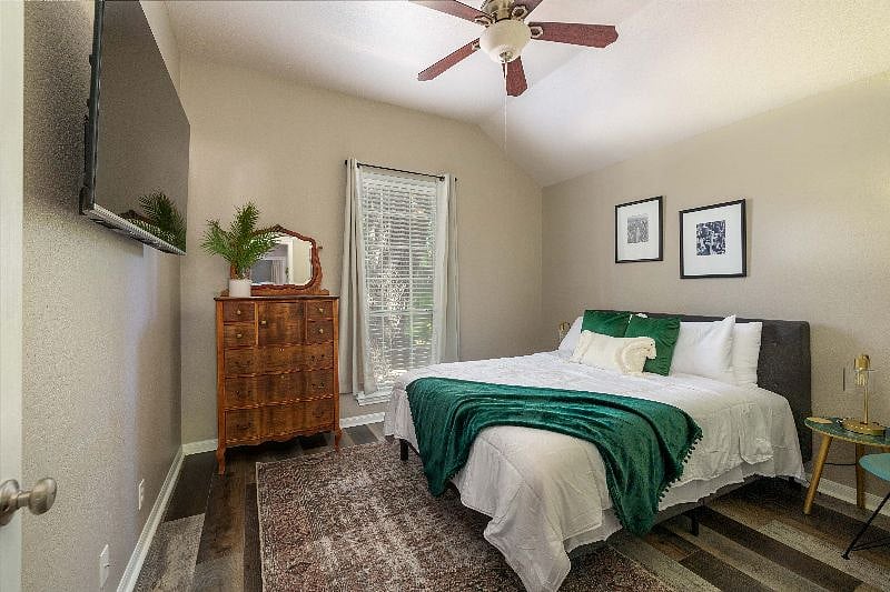 Furnished Finder property 566758_1 photo 18