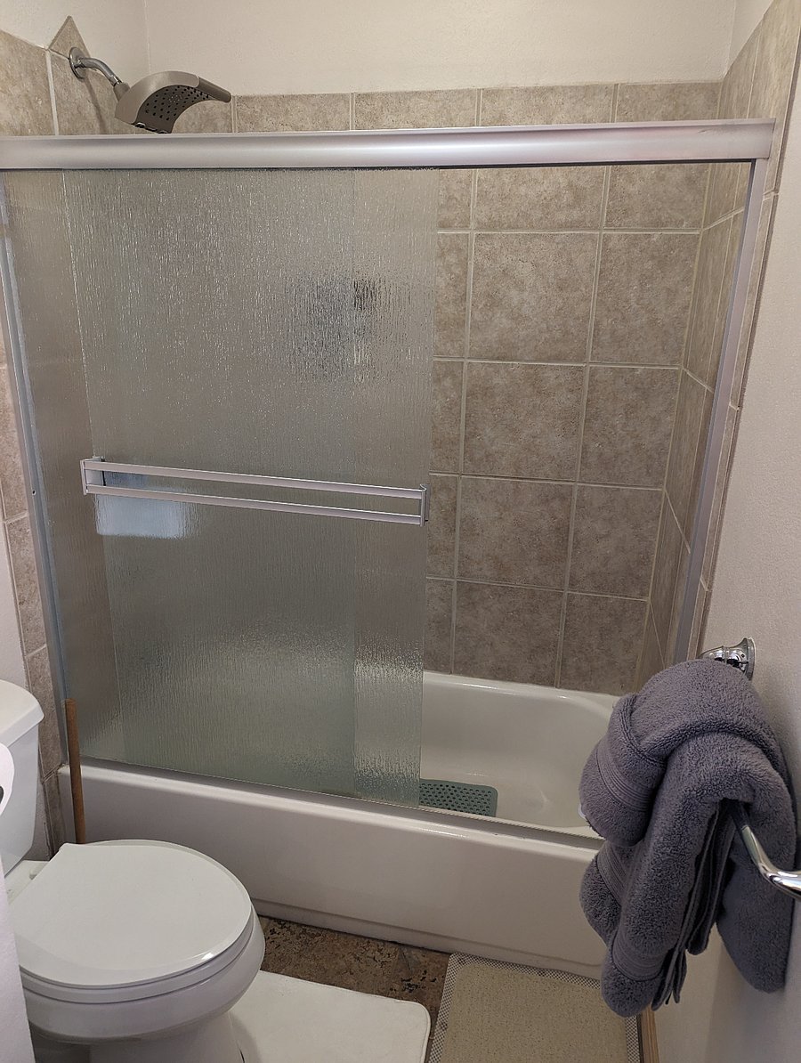 Bathtub / Shower